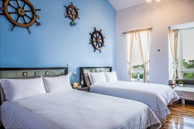 Deluxe Quad Room