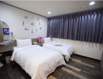Standard Twin Room