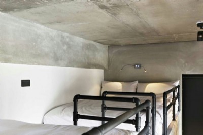 Mini Quad Room