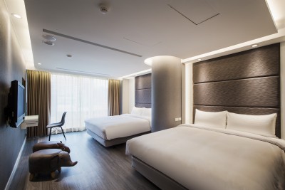 Deluxe Family Room
