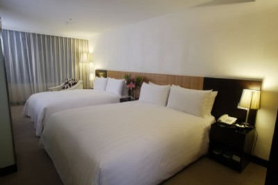 Business Suite (Two Queen Beds)