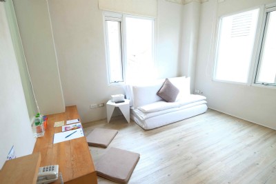 Standard Single Room - with Bathtub