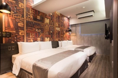 Quad Room