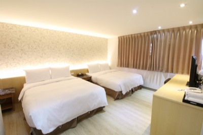 Deluxe Quad Room